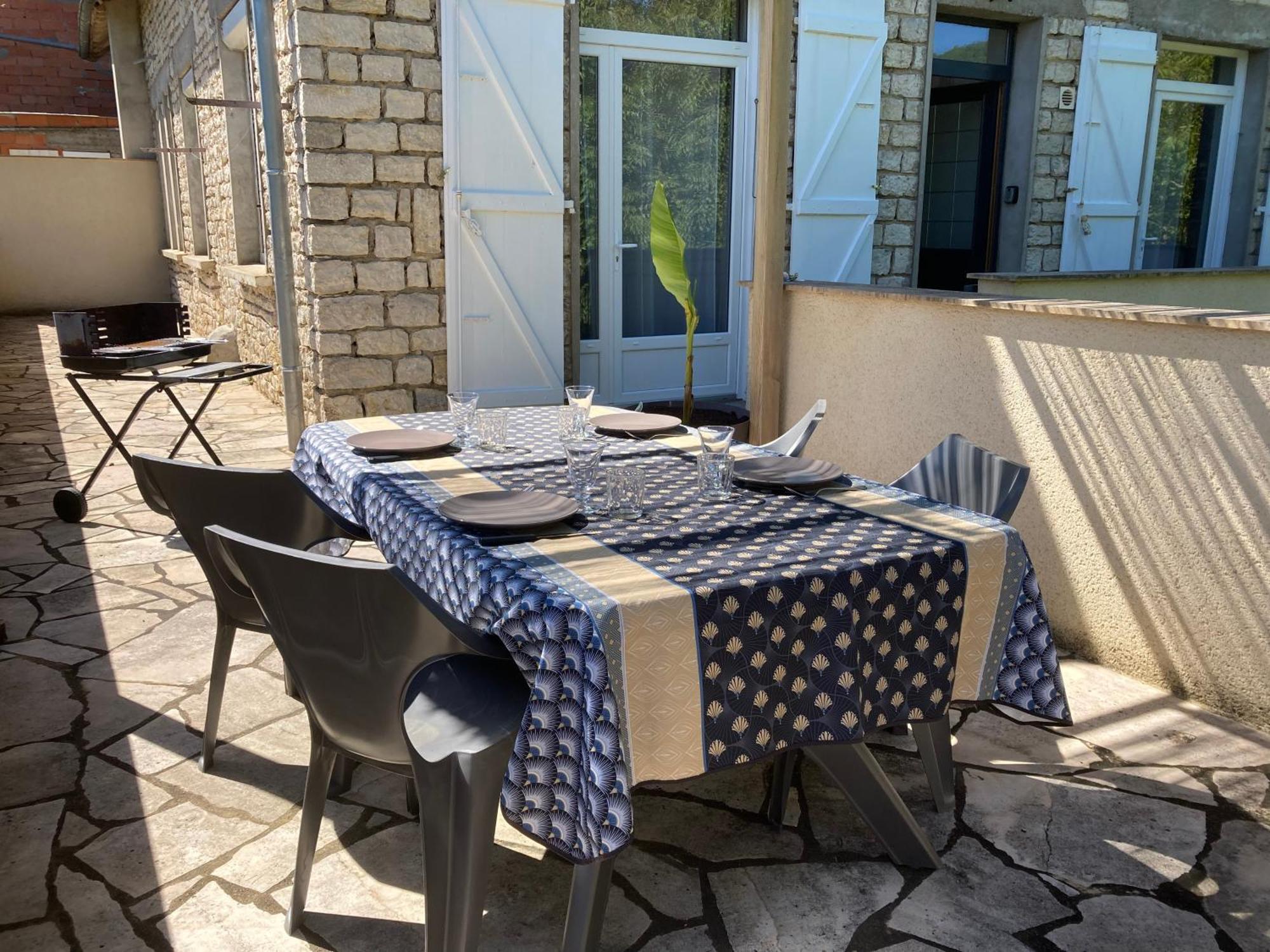Gîte Les clés des Champs Côté Jardin Lacave  Exterior foto